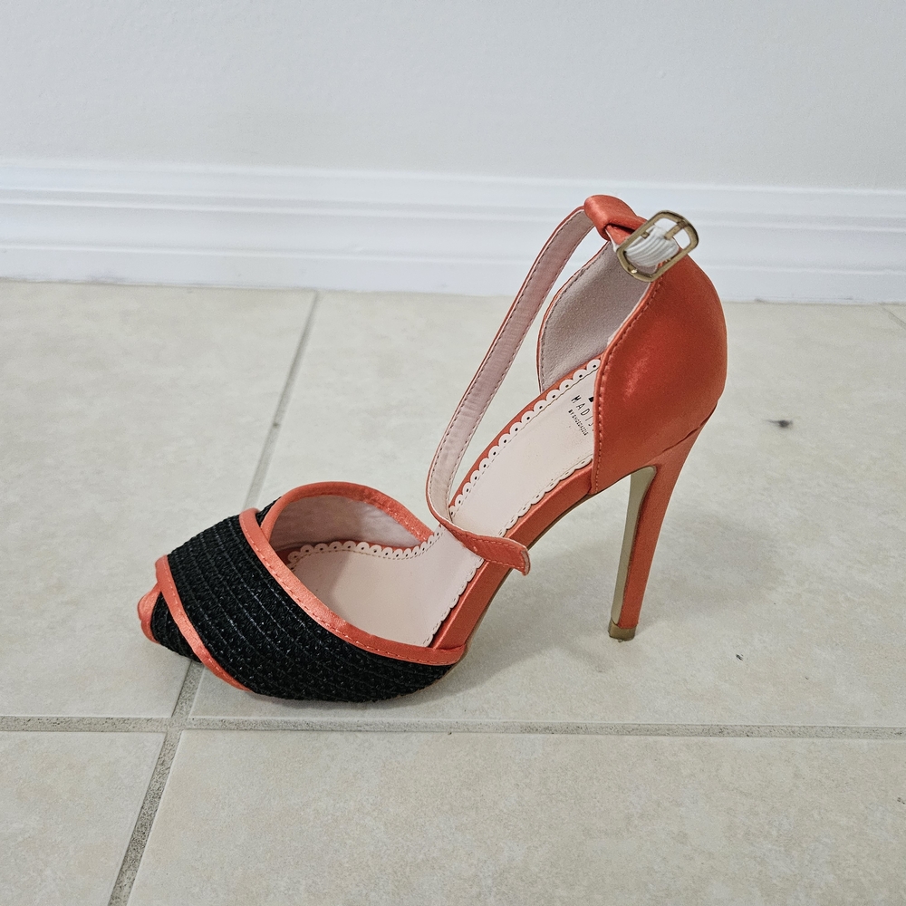 Women's Black and Red Heels - Picture 4 of 5